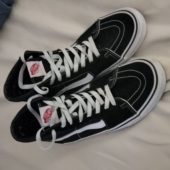 Canvas low top nikes - Picture 2 of 2